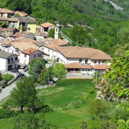 Ristorante Primula Bianca Hotel Varzi Esterno foto