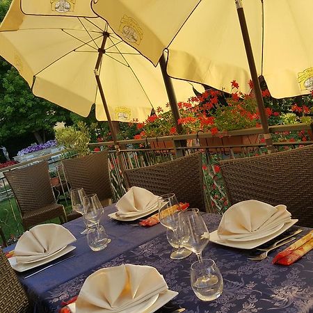 Ristorante Primula Bianca Hotel Varzi Esterno foto