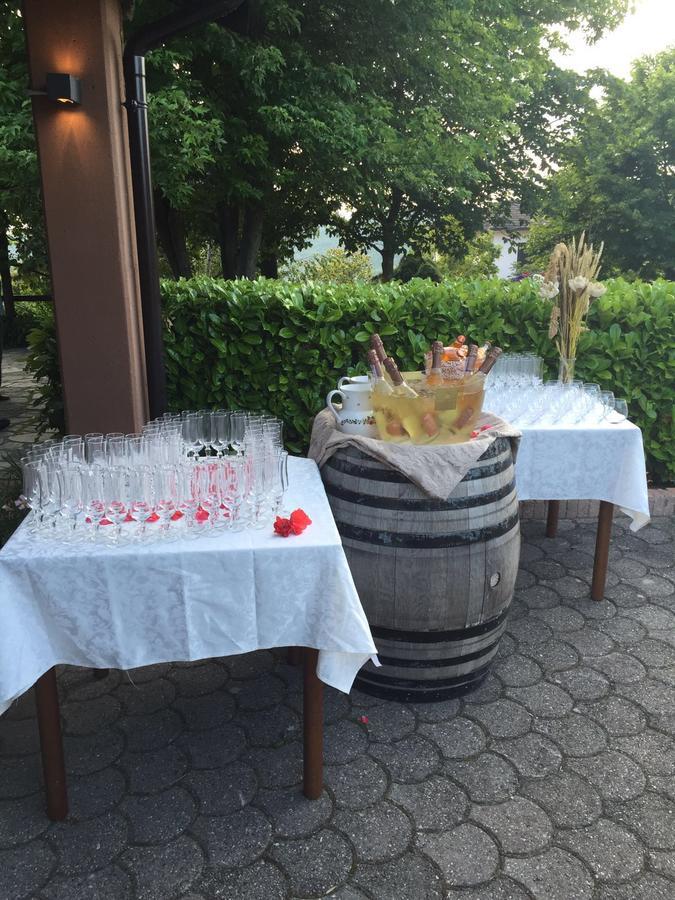 Ristorante Primula Bianca Hotel Varzi Esterno foto