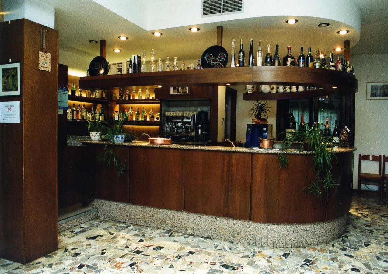 Ristorante Primula Bianca Hotel Varzi Esterno foto