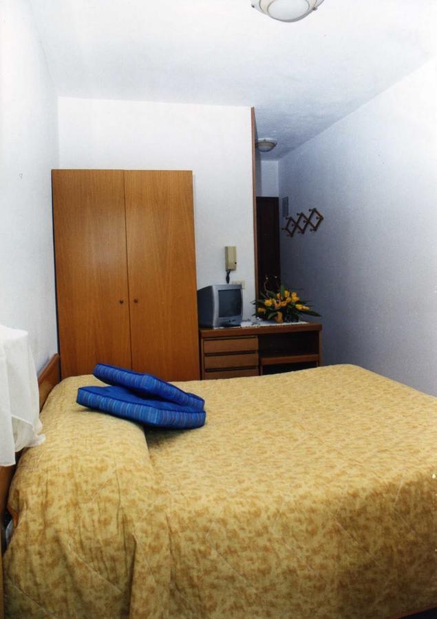 Ristorante Primula Bianca Hotel Varzi Esterno foto