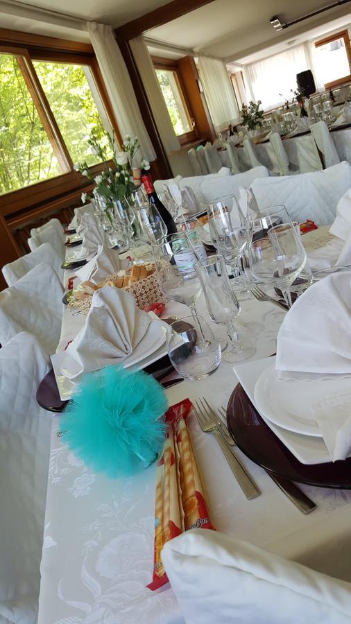 Ristorante Primula Bianca Hotel Varzi Esterno foto