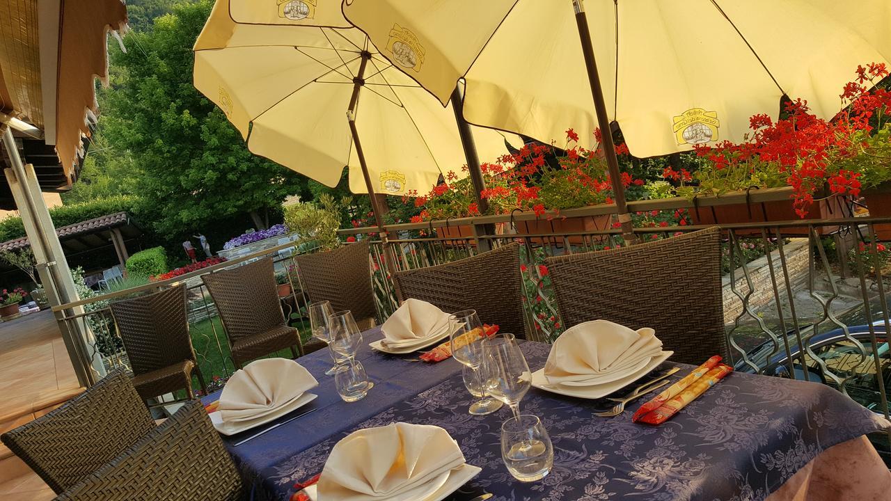 Ristorante Primula Bianca Hotel Varzi Esterno foto
