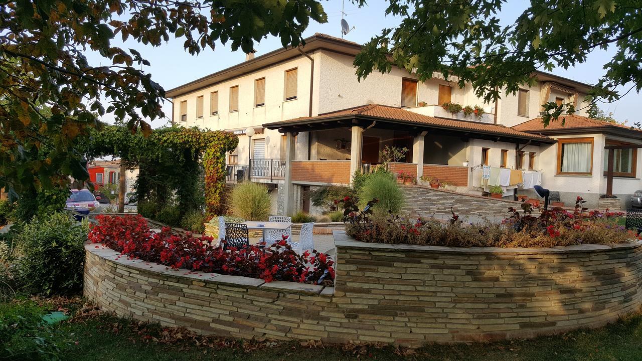 Ristorante Primula Bianca Hotel Varzi Esterno foto